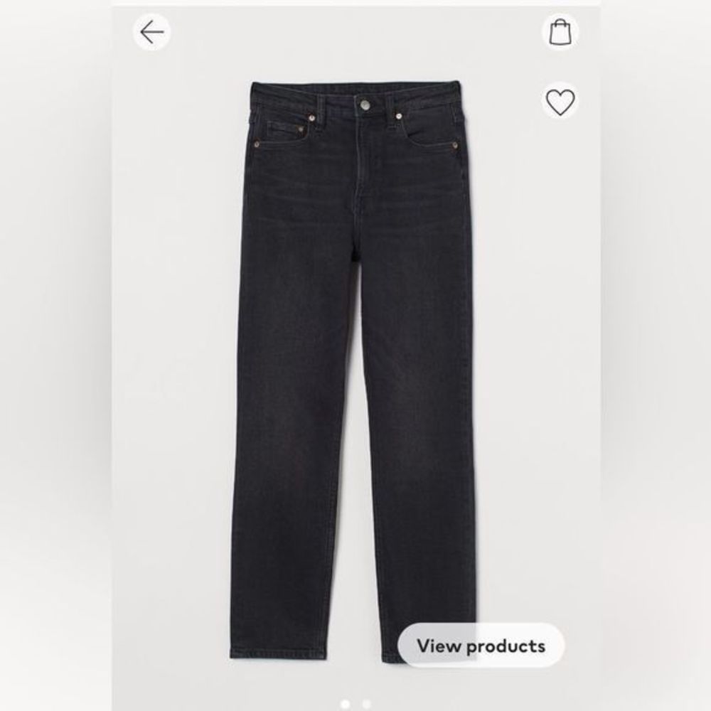 3/30 H&M size 4 black straight legged jeans